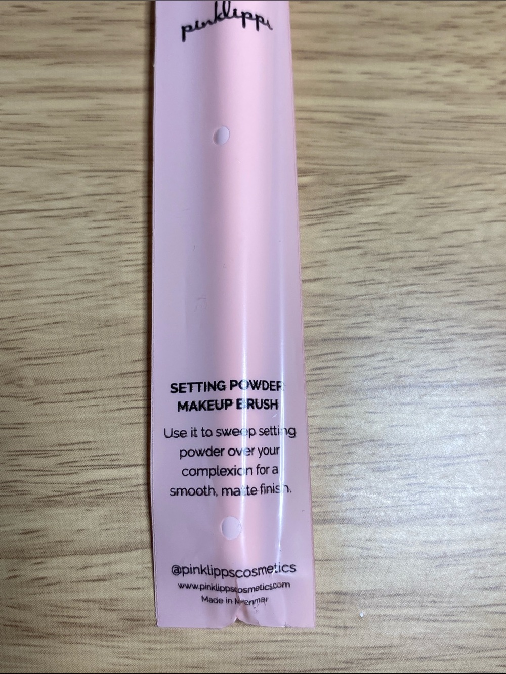 Pinklips Setting Powder Brush - Pink Powder Brush for Flawless Finish - Picture 2 of 4